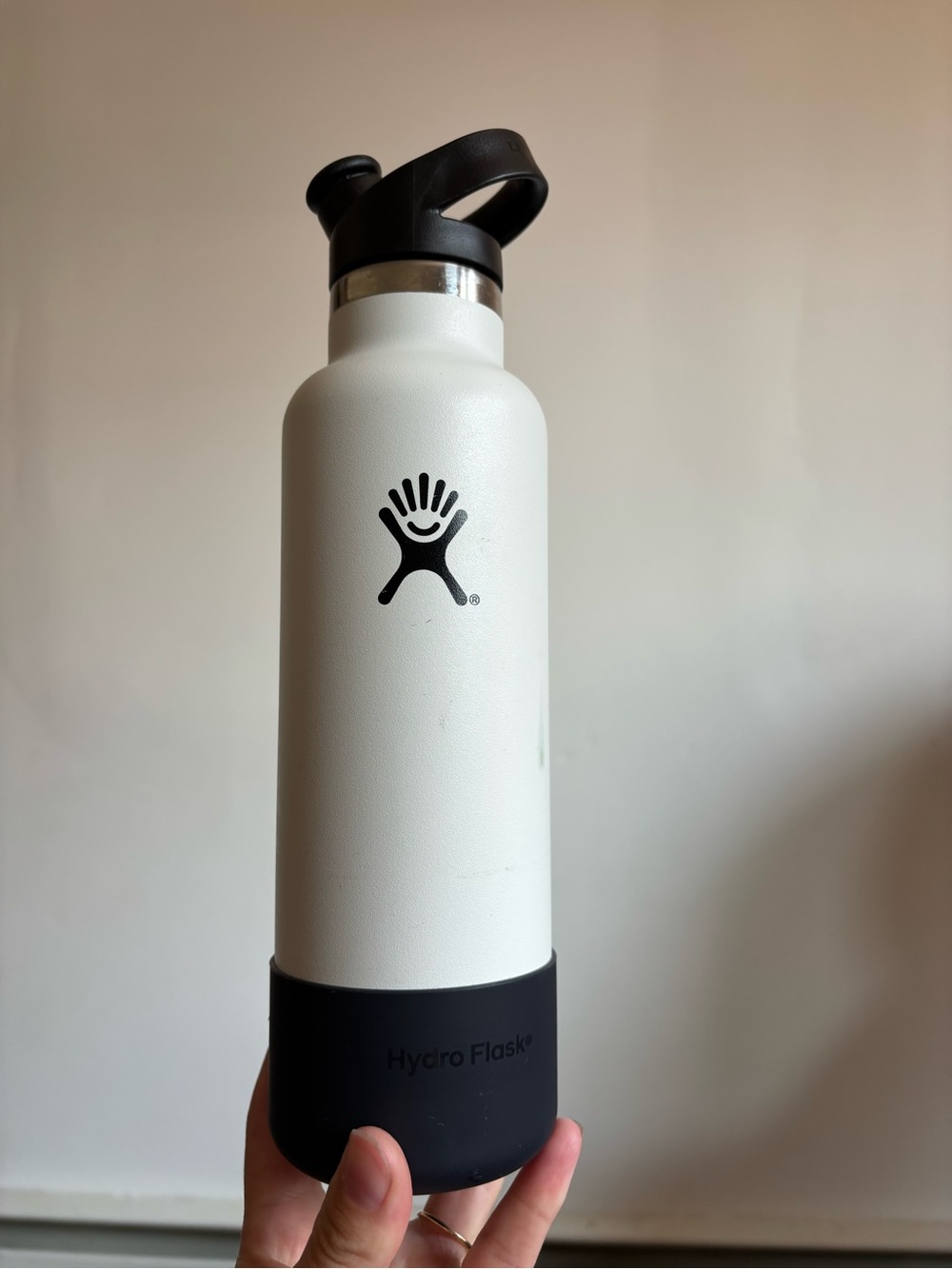 Hydro Flask White Water Bottle with Black Flex Cap